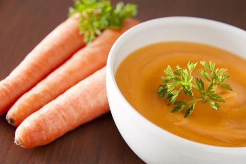 Velouté de carottes et patates douces au curry