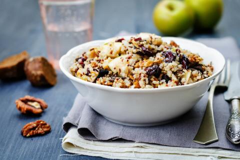 Salade complète quinoa, poulet, cranberries, feta