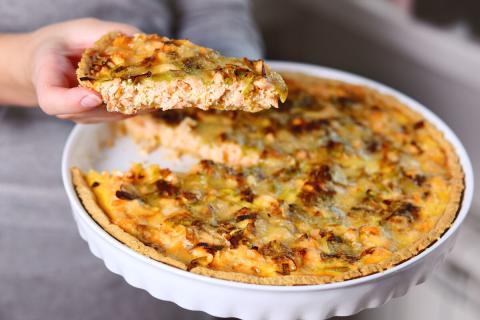 Tarte au saumon fumé et aux oignons nouveaux 