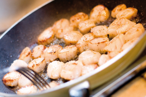 Poêlée de coquilles Saint-Jacques aux cèpes