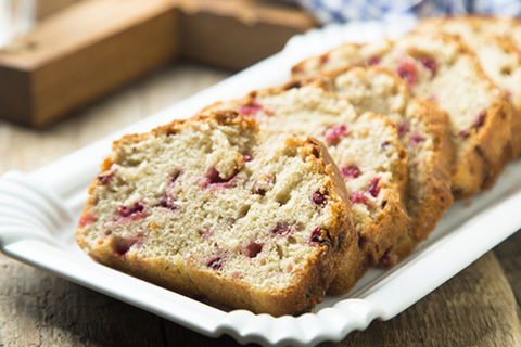 Cake aux fraises et à la rhubarbe