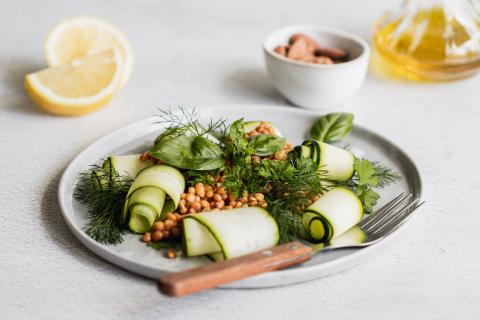 Tagliatelles de courgettes au pesto et au basilic